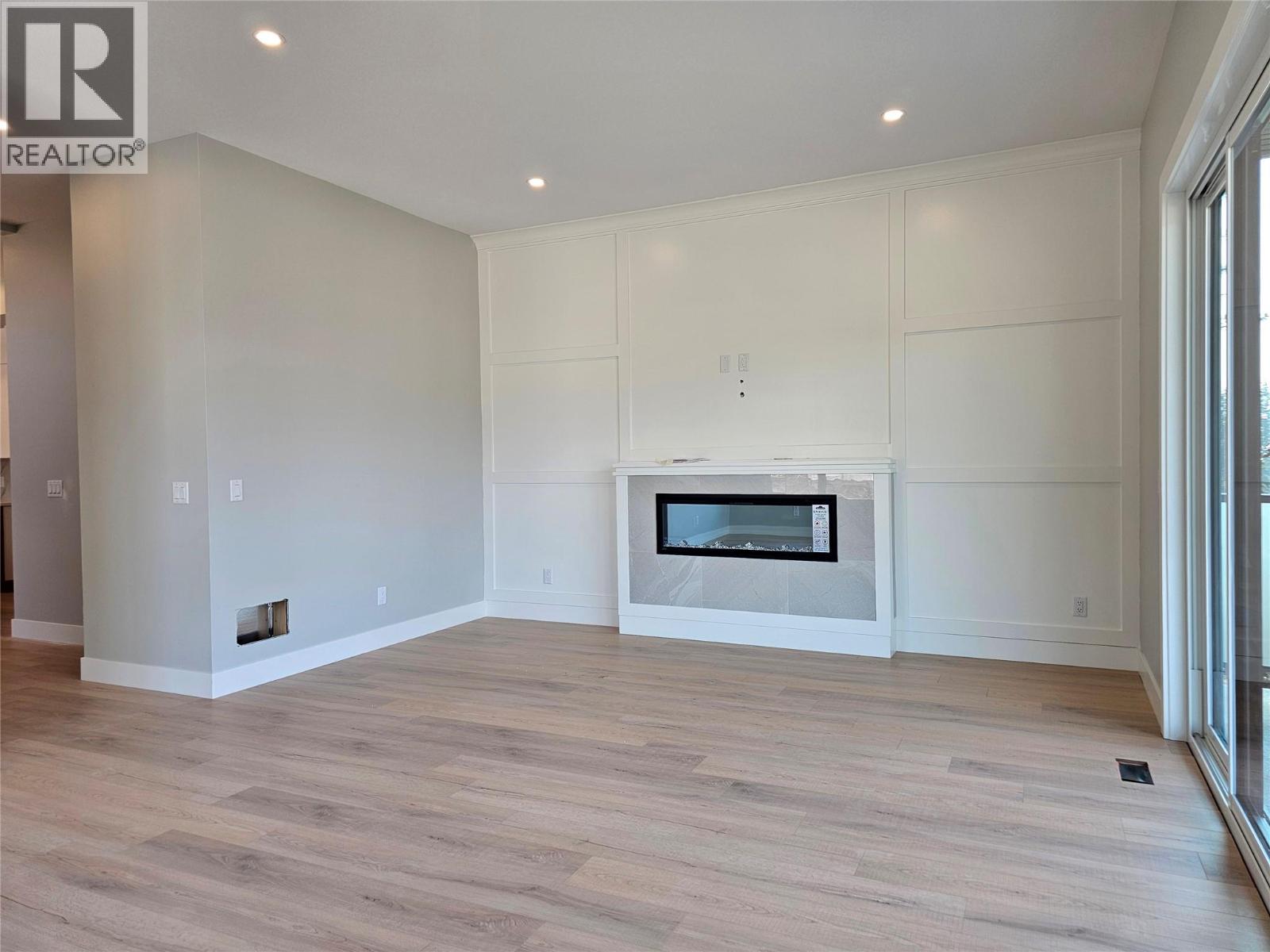 #3 757 Barnaby Road - 3