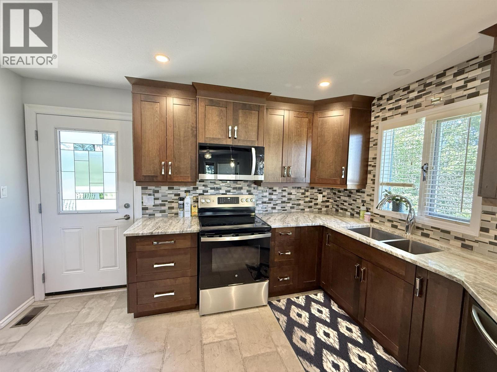 157 VACHON ROAD - 9