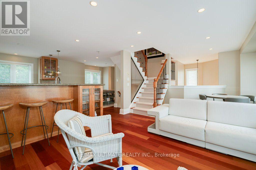 5737 LAKESHORE ROAD - 12