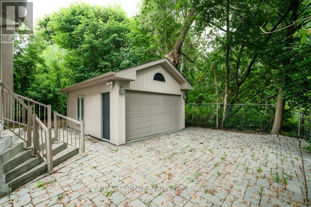 5737 LAKESHORE ROAD - 41