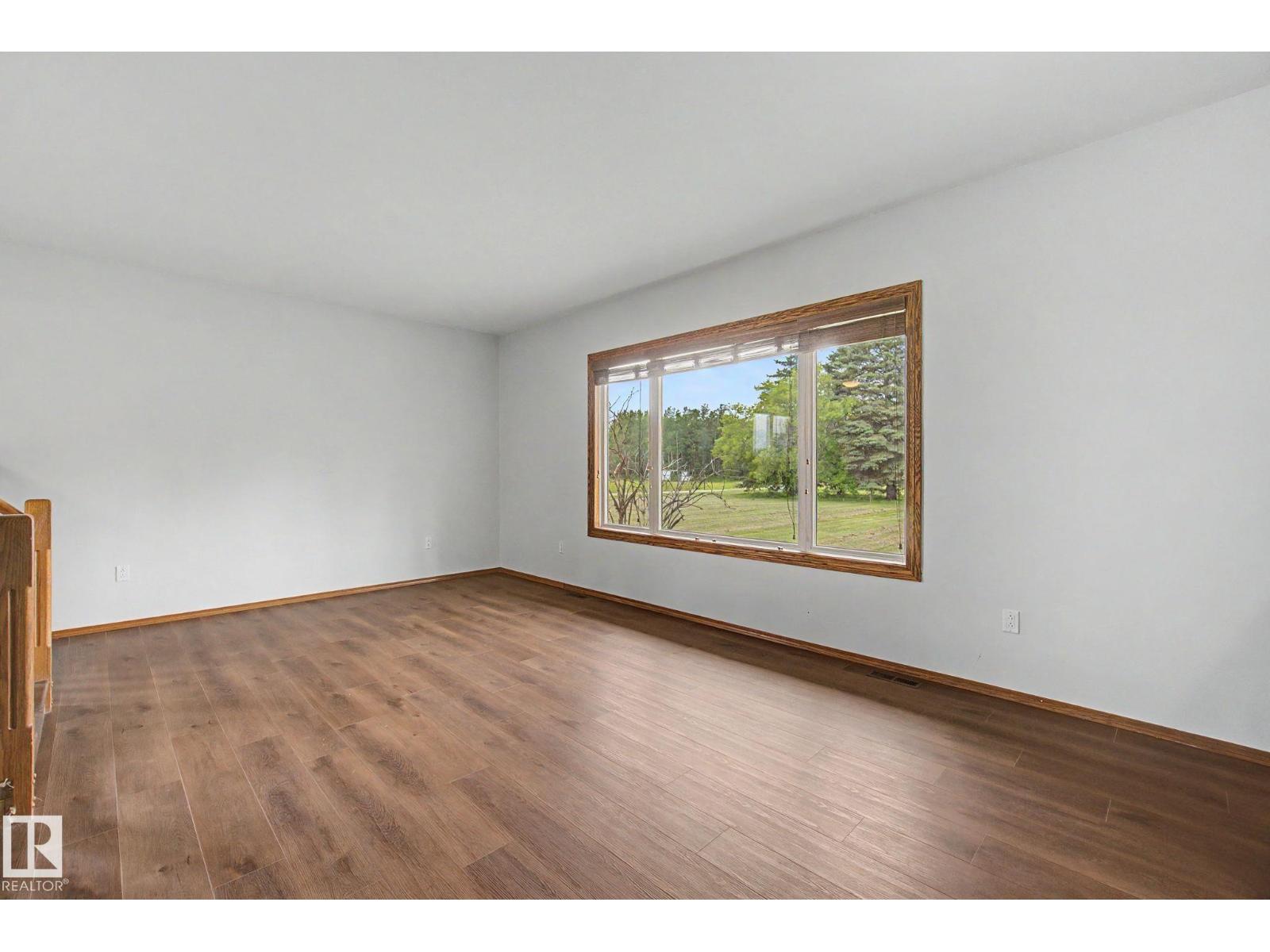 59227 Highway 44 - 17