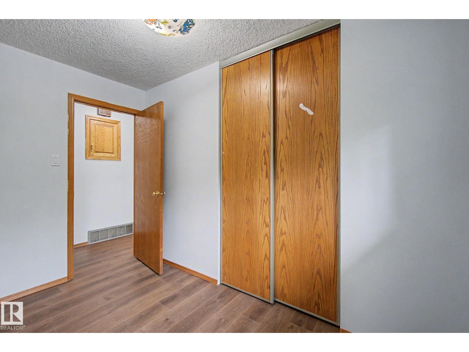 59227 Highway 44 - Image 24