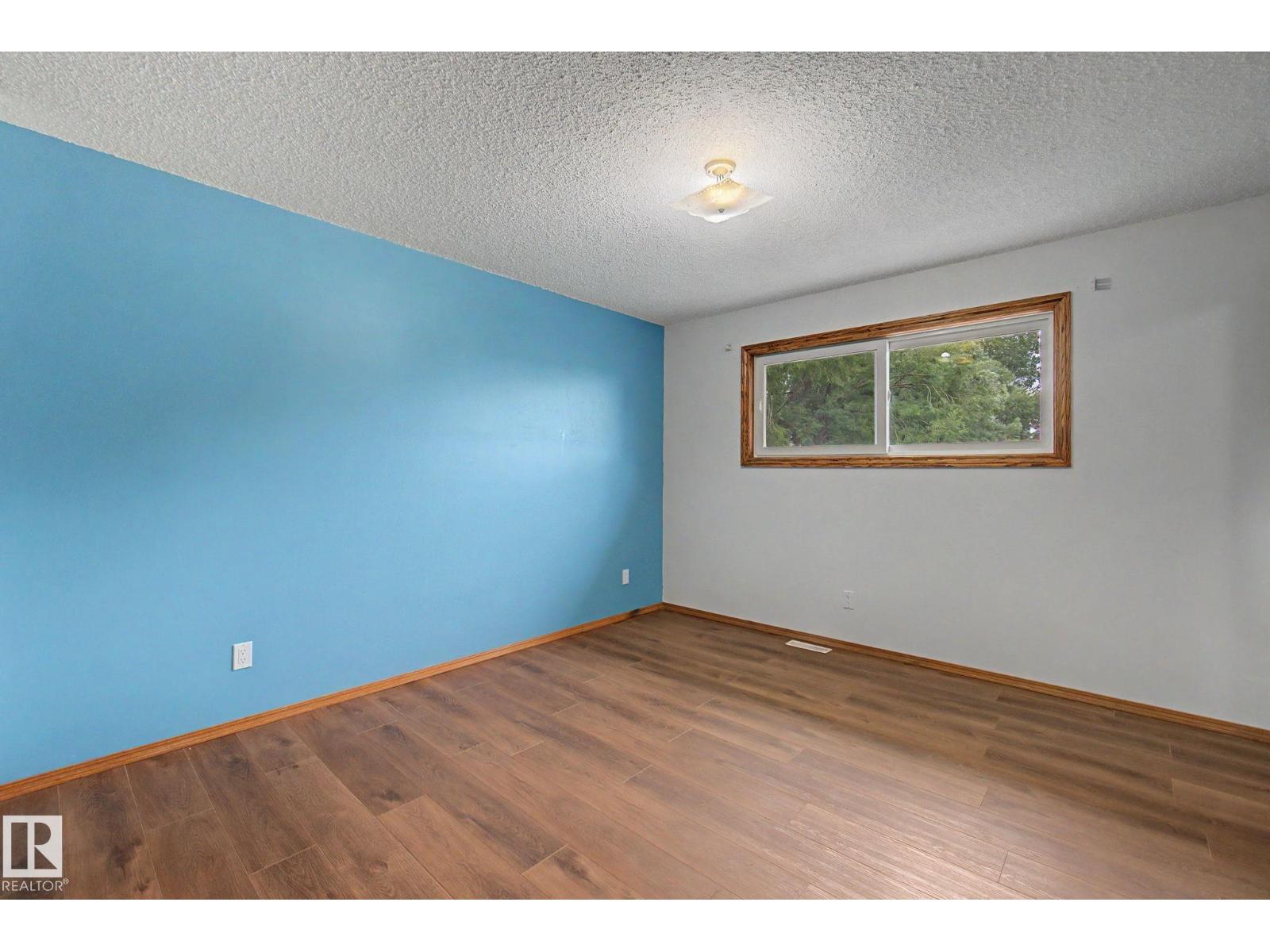 59227 Highway 44 - 37