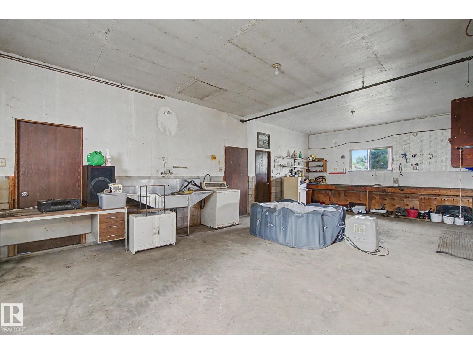 59227 Highway 44 - 40