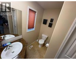 10032 102 Street, Peace River, AB T8S1S5 Photo 11