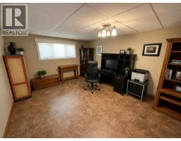 10032 102 Street, Peace River, AB T8S1S5 Photo 12