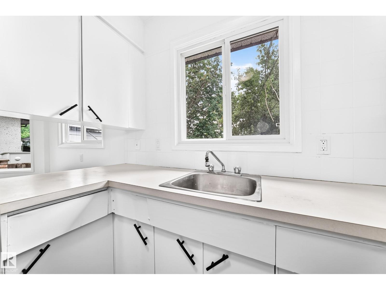 5519 142 AV NW - 20