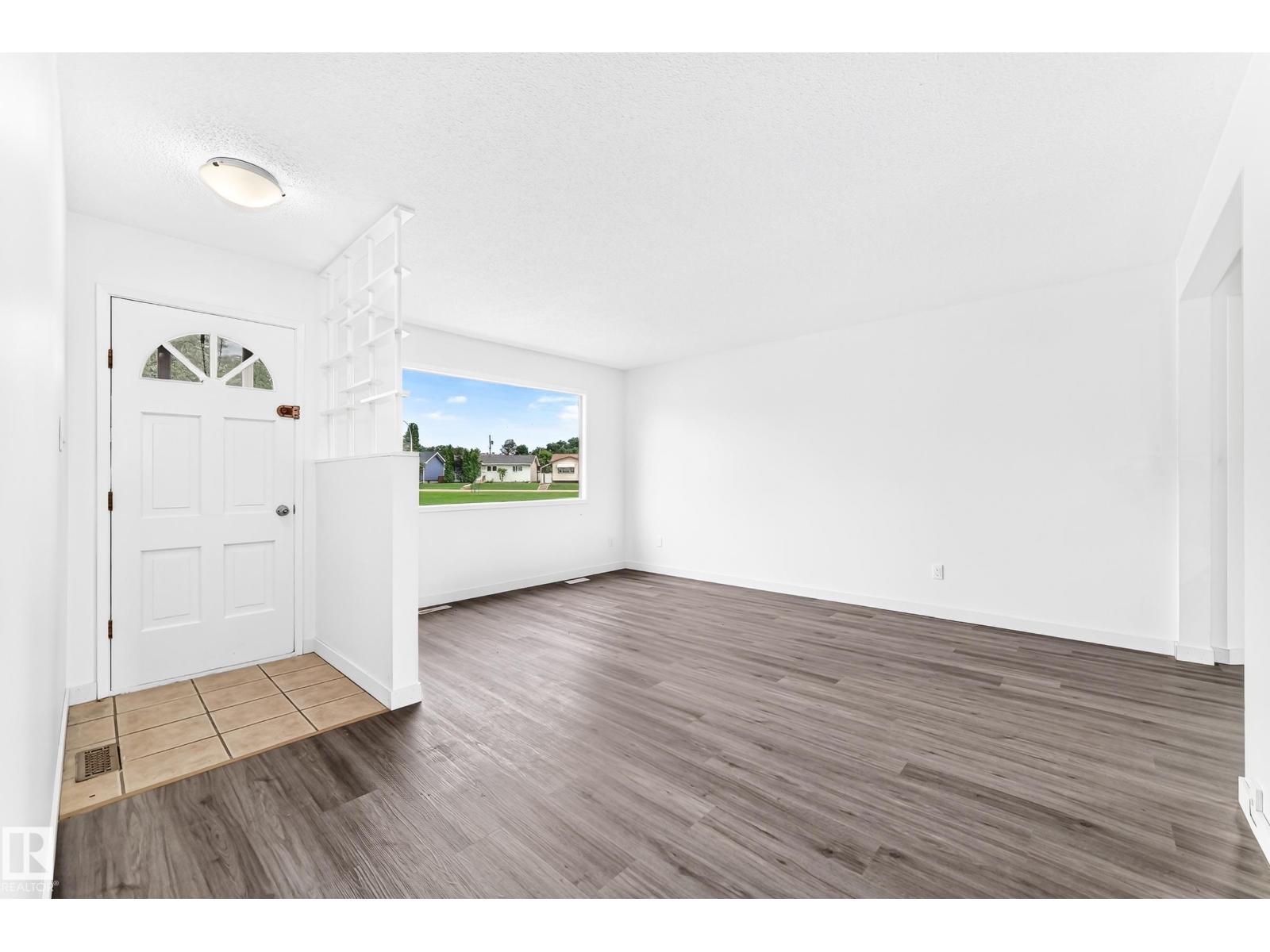 5519 142 AV NW - 7