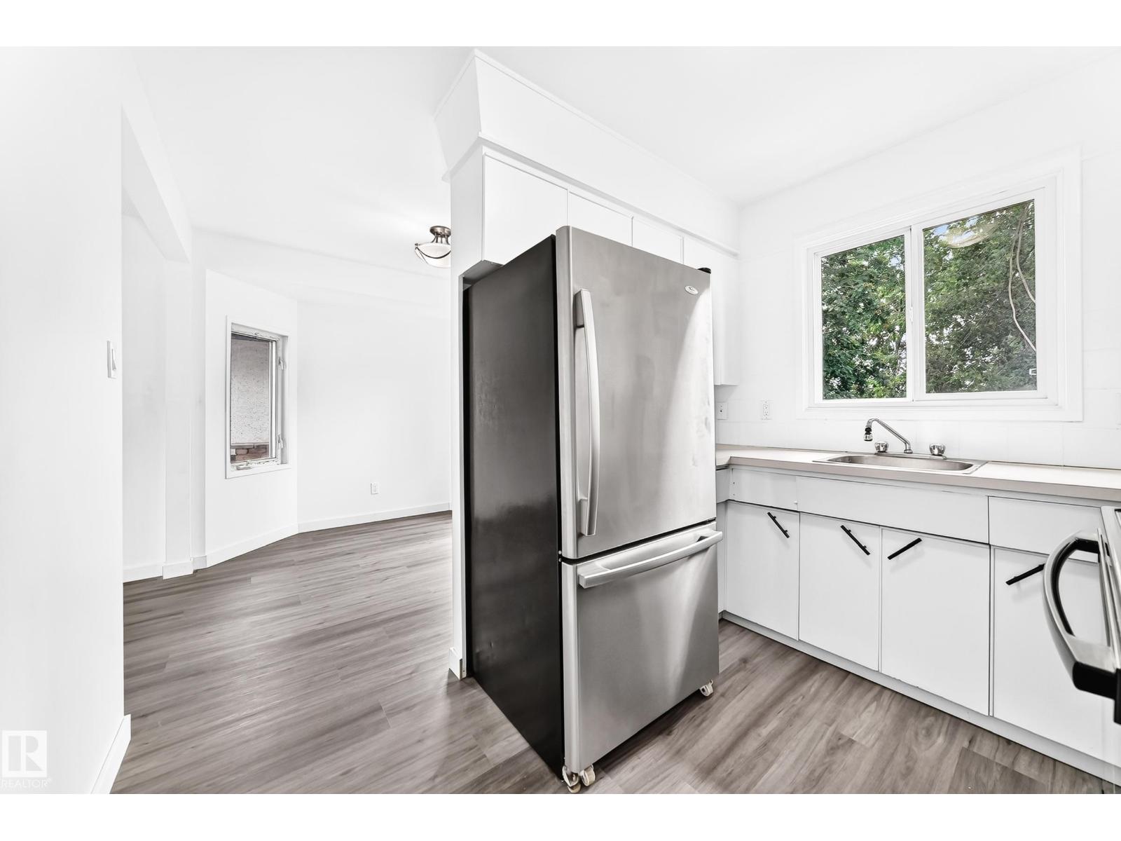 5519 142 AV NW - 21