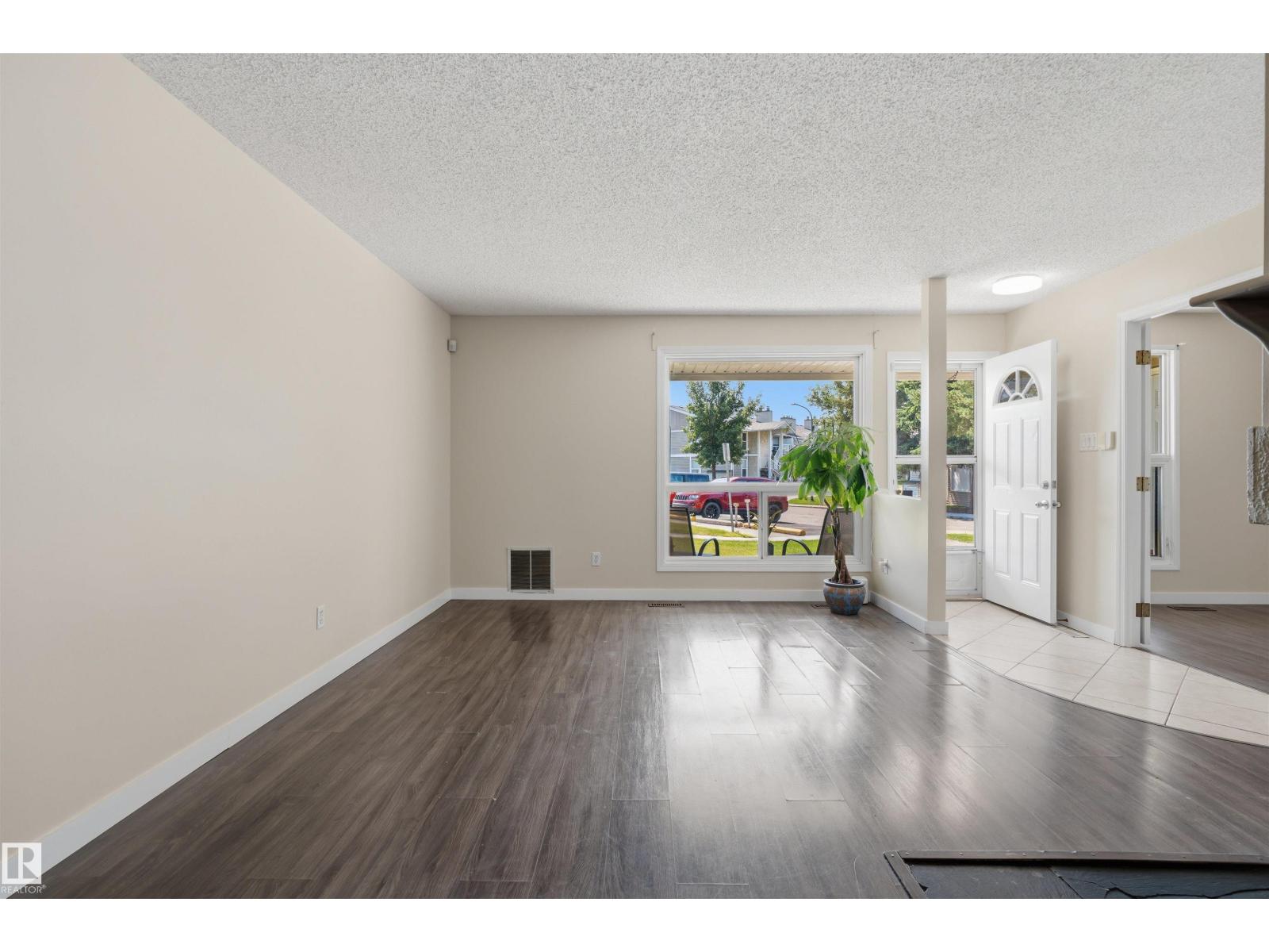 #47 2204 118 Street NW - 6