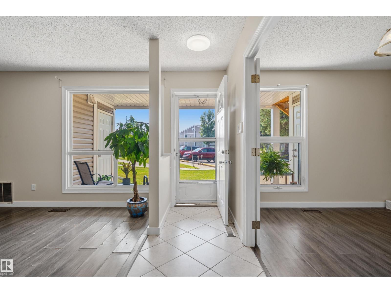 #47 2204 118 Street NW - Image 4