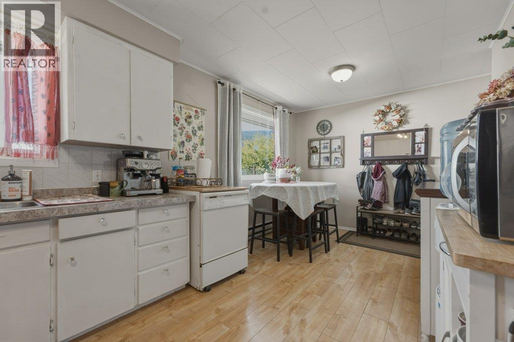 3580 20 Avenue SE - 12