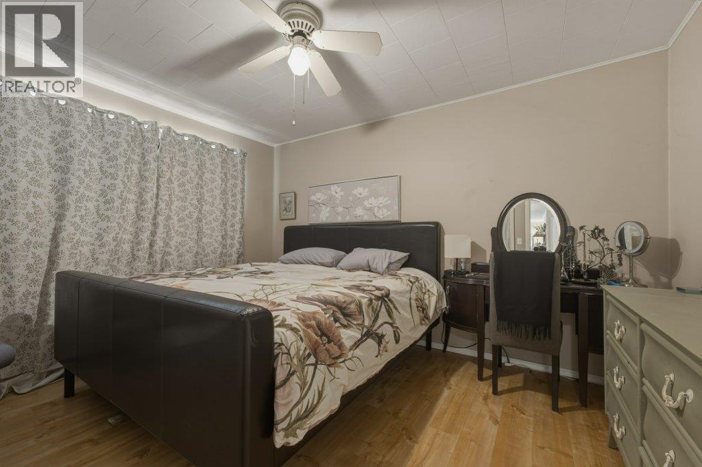3580 20 Avenue SE - 23