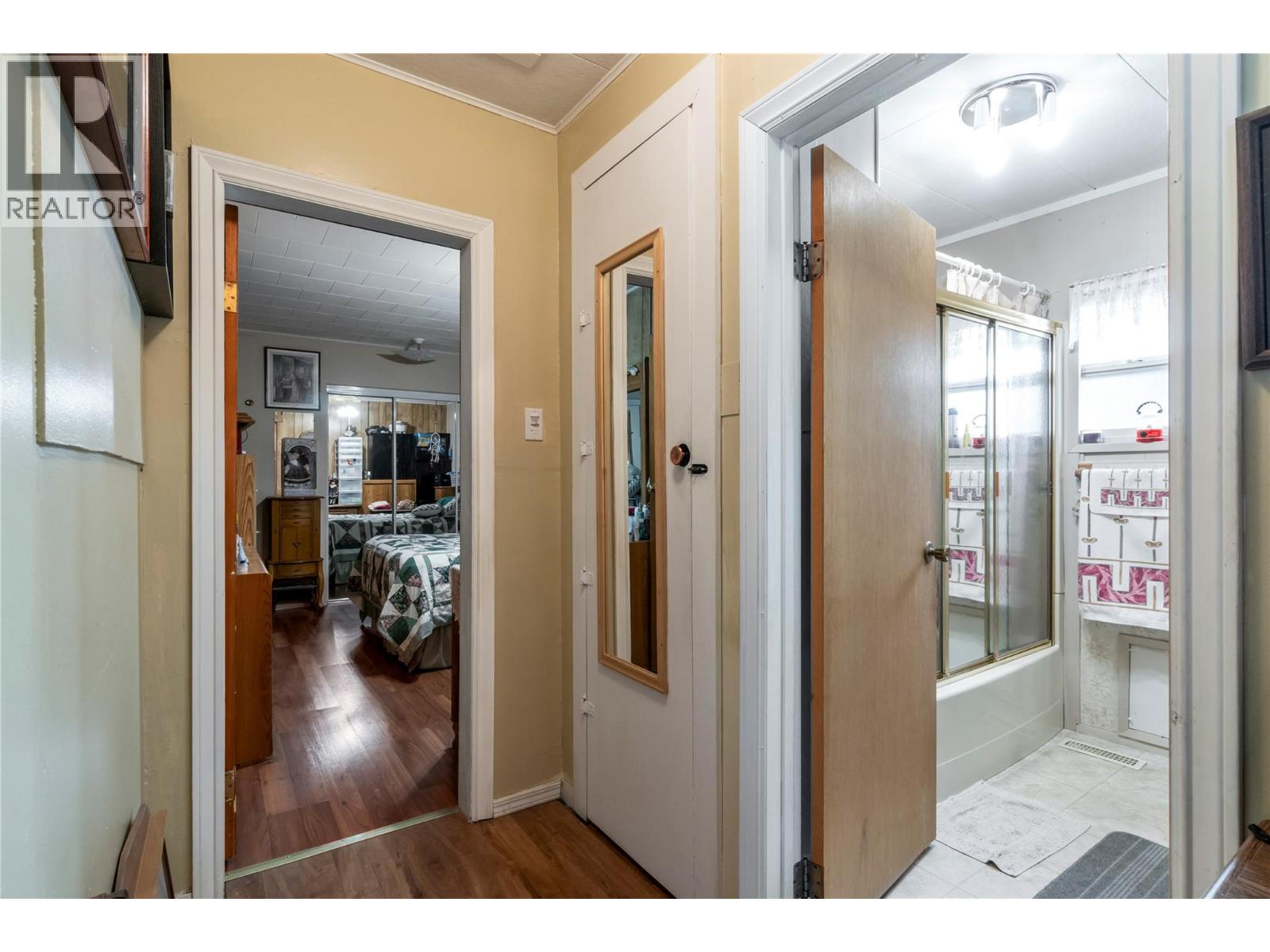 2391 20 Avenue SE - 24