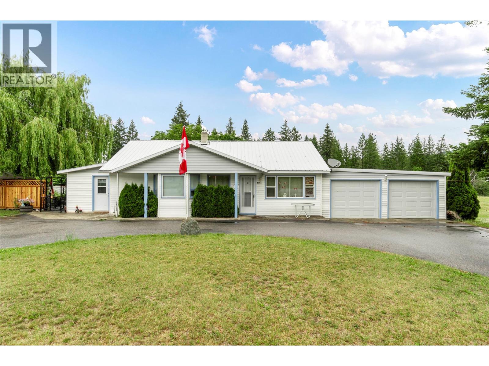 2391 20 Avenue SE, Salmon Arm — photo 3