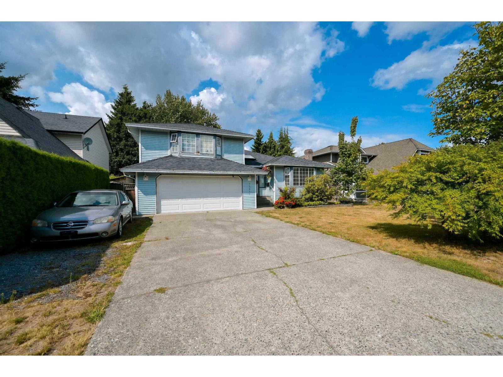 4 Bed, 3 Bath House for Sale in Surrey – 15477 93A AVENUE, Surrey – MLS# R3152380 - Image 2