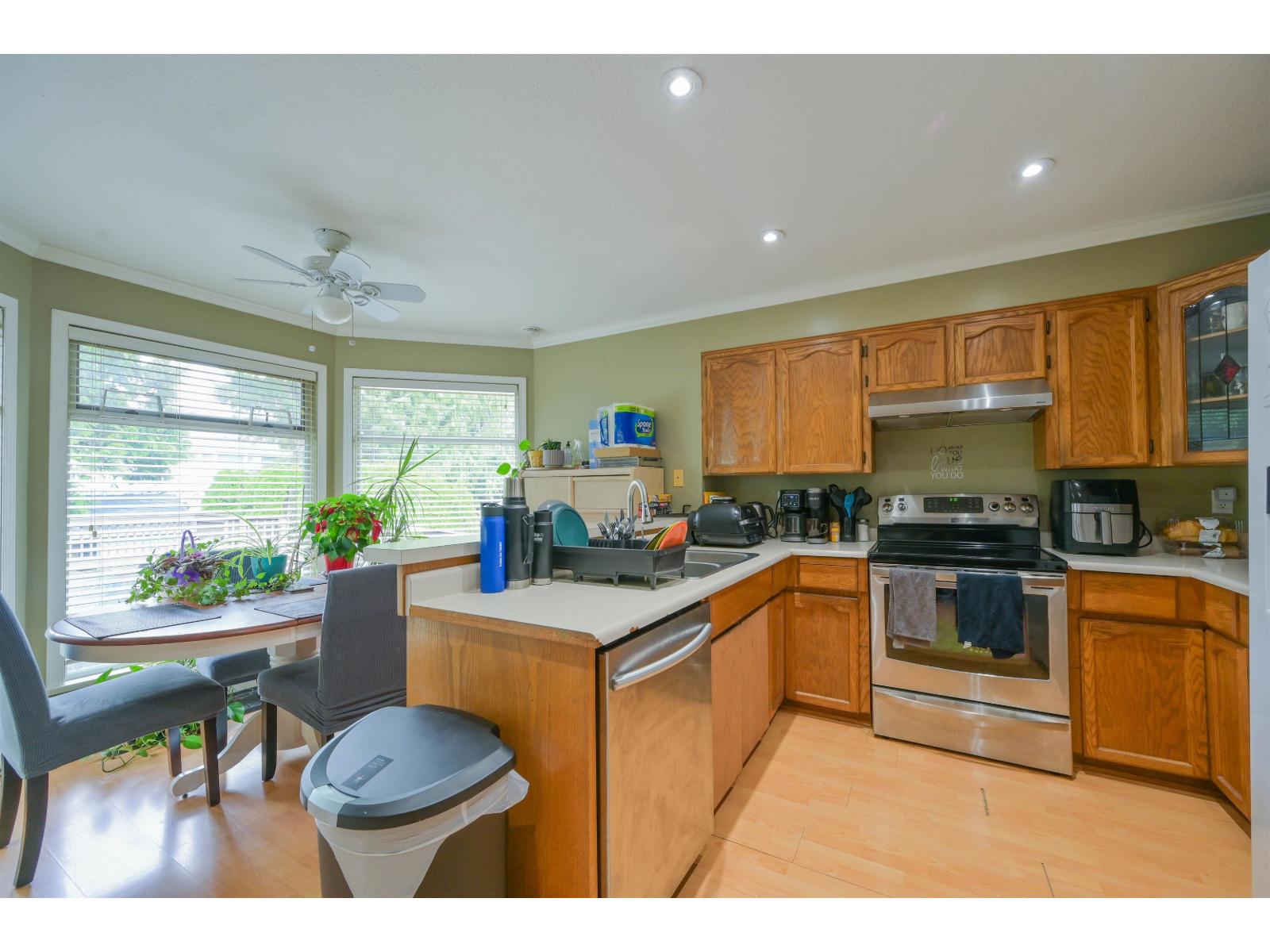 4 Bed, 3 Bath House for Sale in Surrey – 15477 93A AVENUE, Surrey – MLS# R3152380 - Image 13