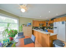 15477 93a Avenue, Surrey, BC V3R9P9 Photo 14