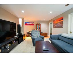 15477 93a Avenue, Surrey, BC V3R9P9 Photo 9