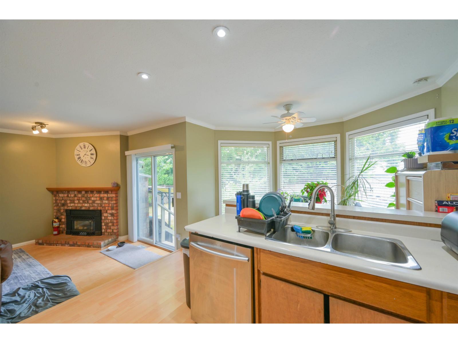 4 Bed, 3 Bath House for Sale in Surrey – 15477 93A AVENUE, Surrey – MLS# R3152380 - Image 12