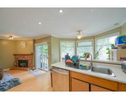 15477 93a Avenue, Surrey, BC V3R9P9 Photo 12