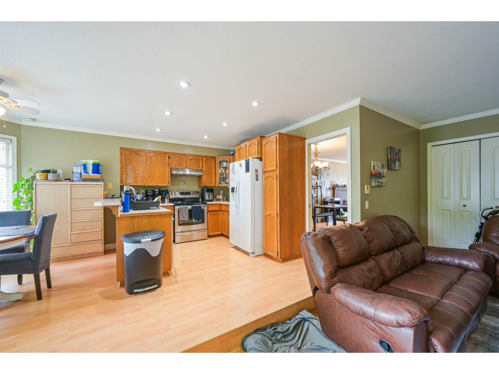 4 Bed, 3 Bath House for Sale in Surrey – 15477 93A AVENUE, Surrey – MLS# R3152380 - Image 15