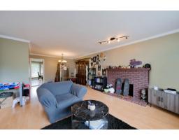 15477 93a Avenue, Surrey, BC V3R9P9 Photo 6