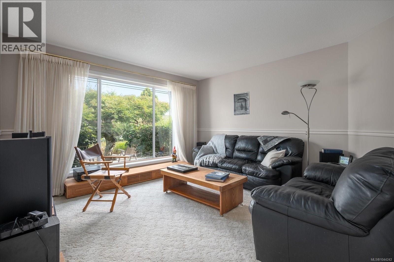 828 Devon Pl - 13