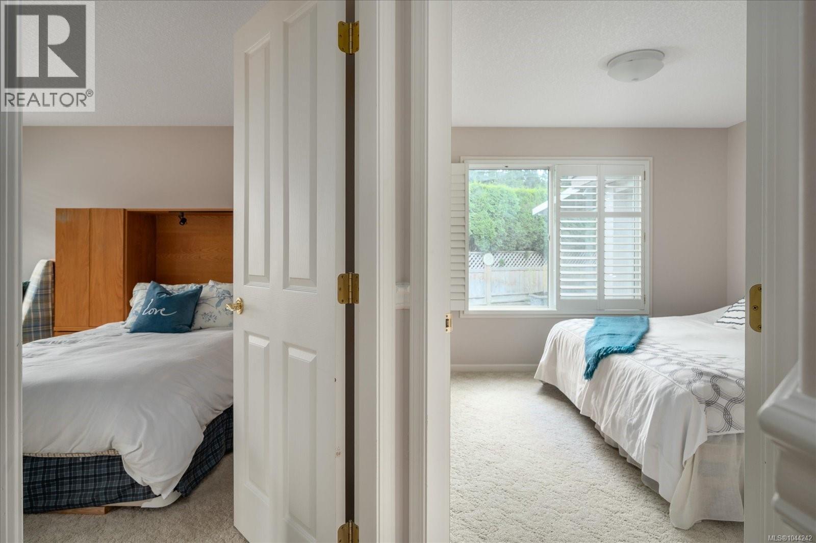 828 Devon Pl, Qualicum Beach