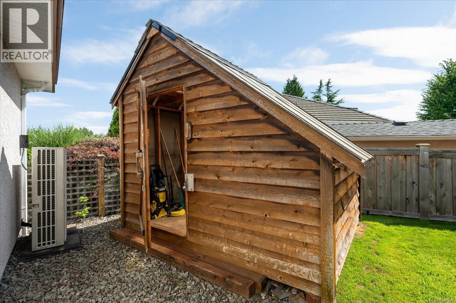 828 Devon Pl, Qualicum Beach