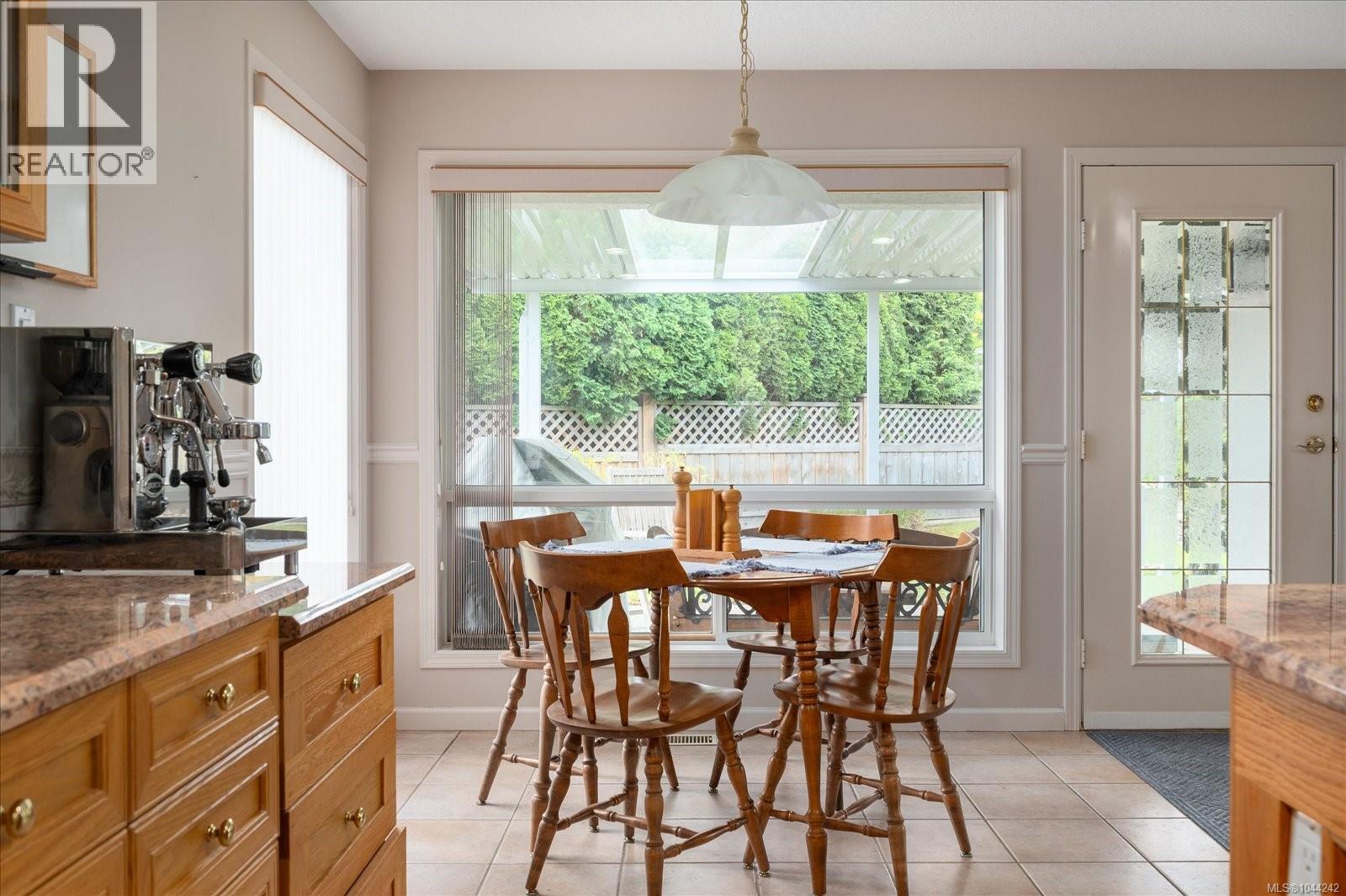 828 Devon Pl - 7