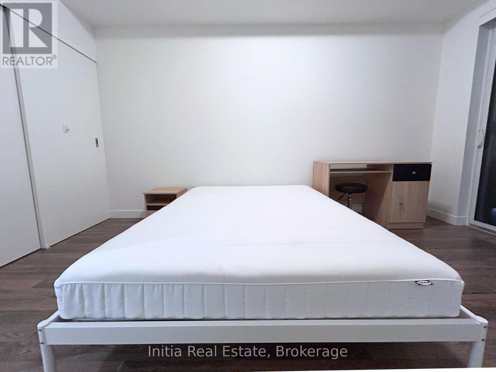 #B303 62 BALSAM STREET - 25