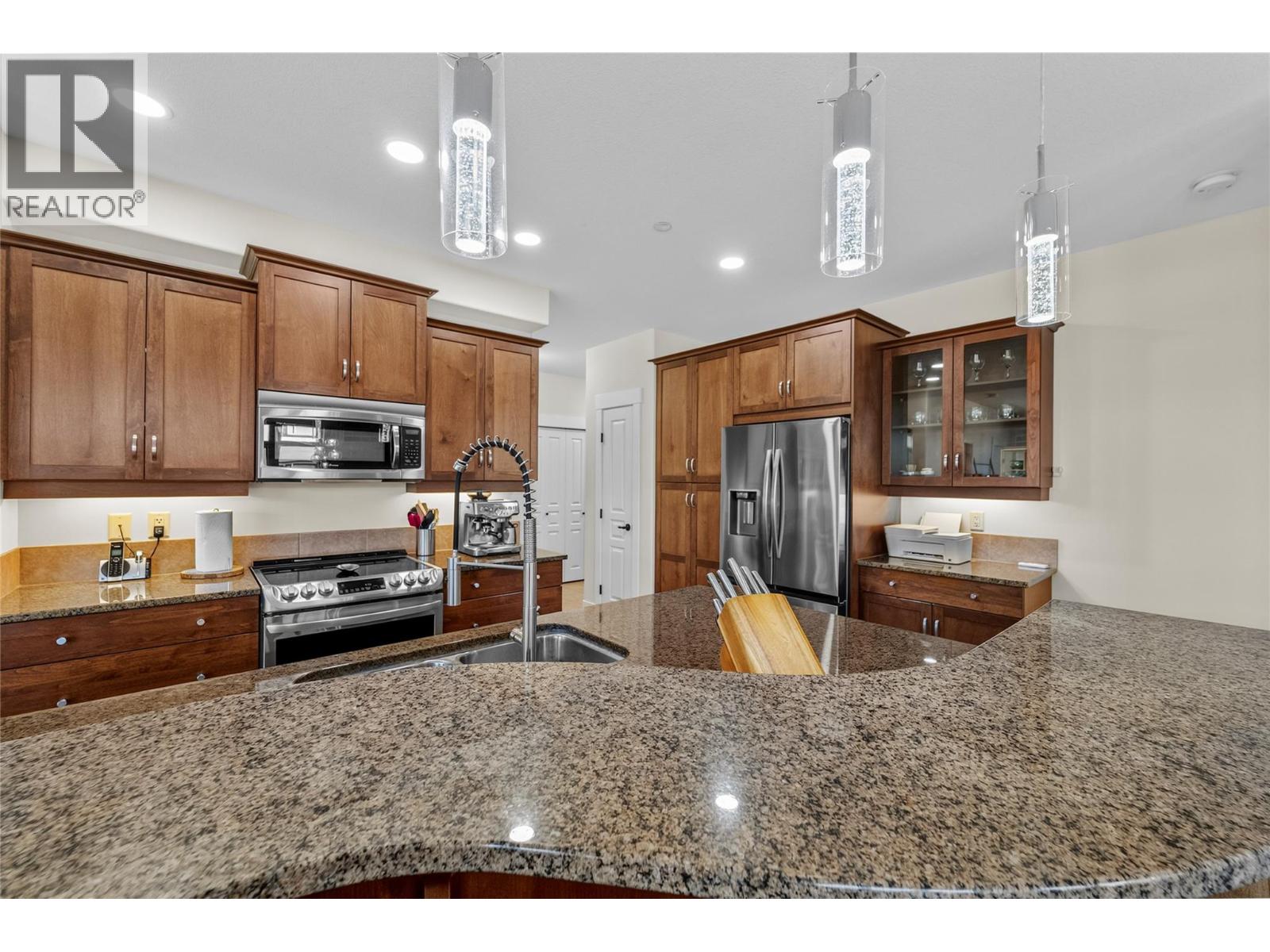 #304 775 MCGILL Road - 6