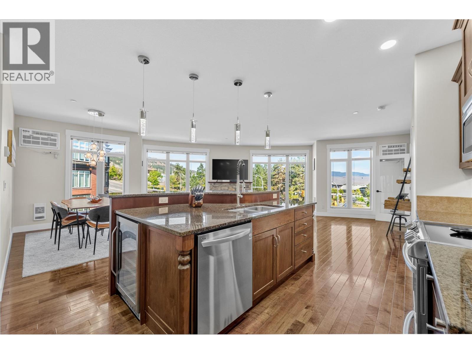 #304 775 MCGILL Road - 4
