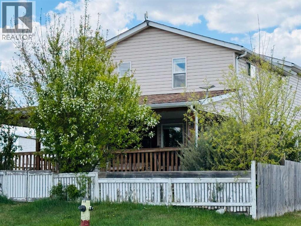 5024 49 Street, Clive — photo 2