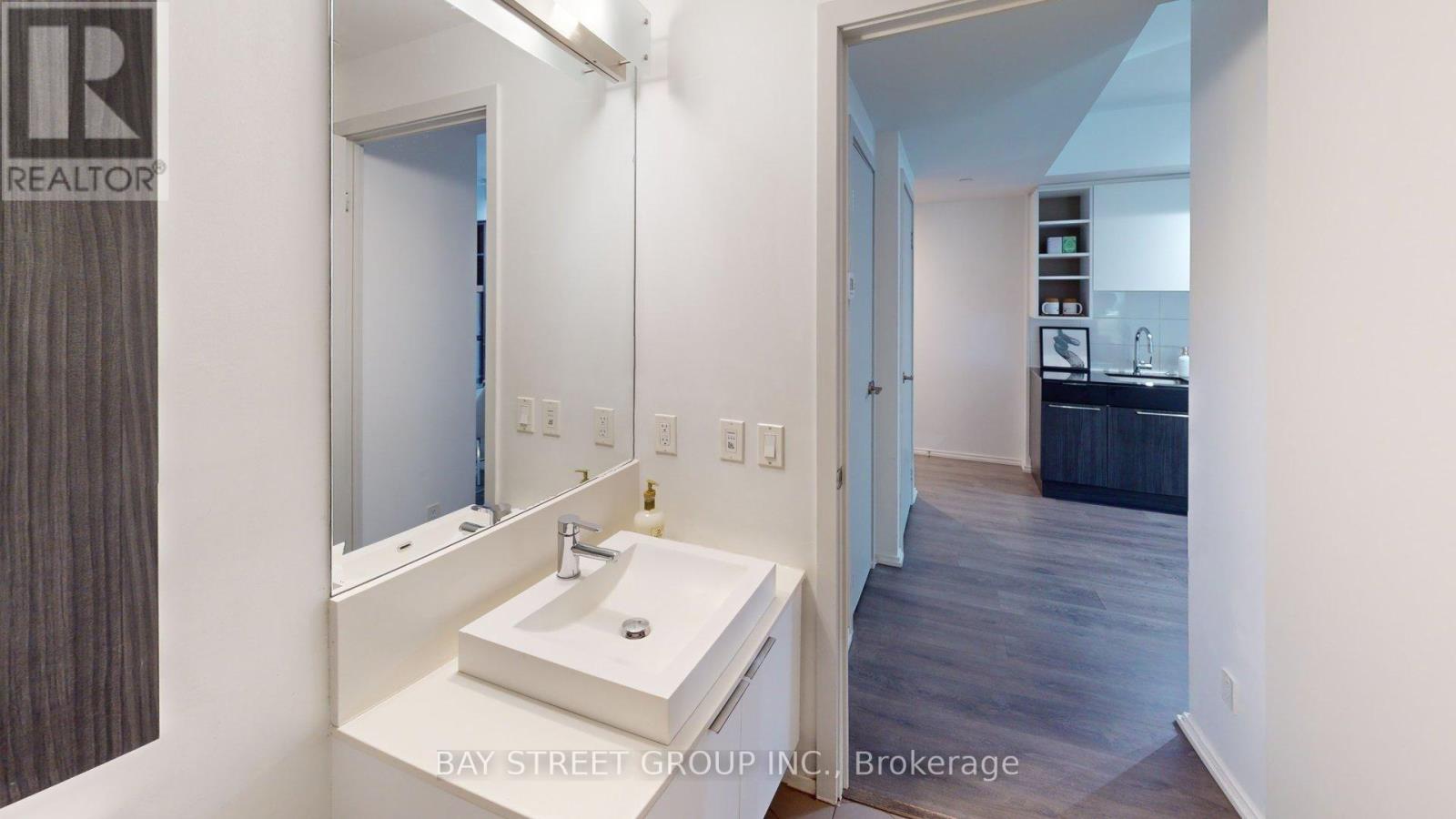 #1906 68 SHUTER STREET - Image 10