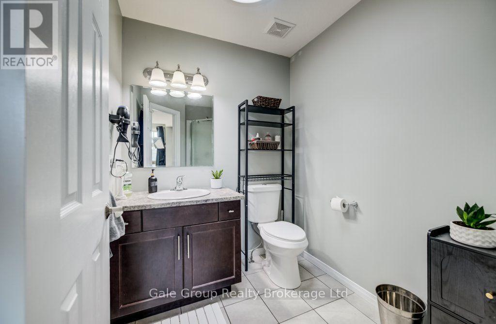 468 CHAMPLAIN AVENUE - 22