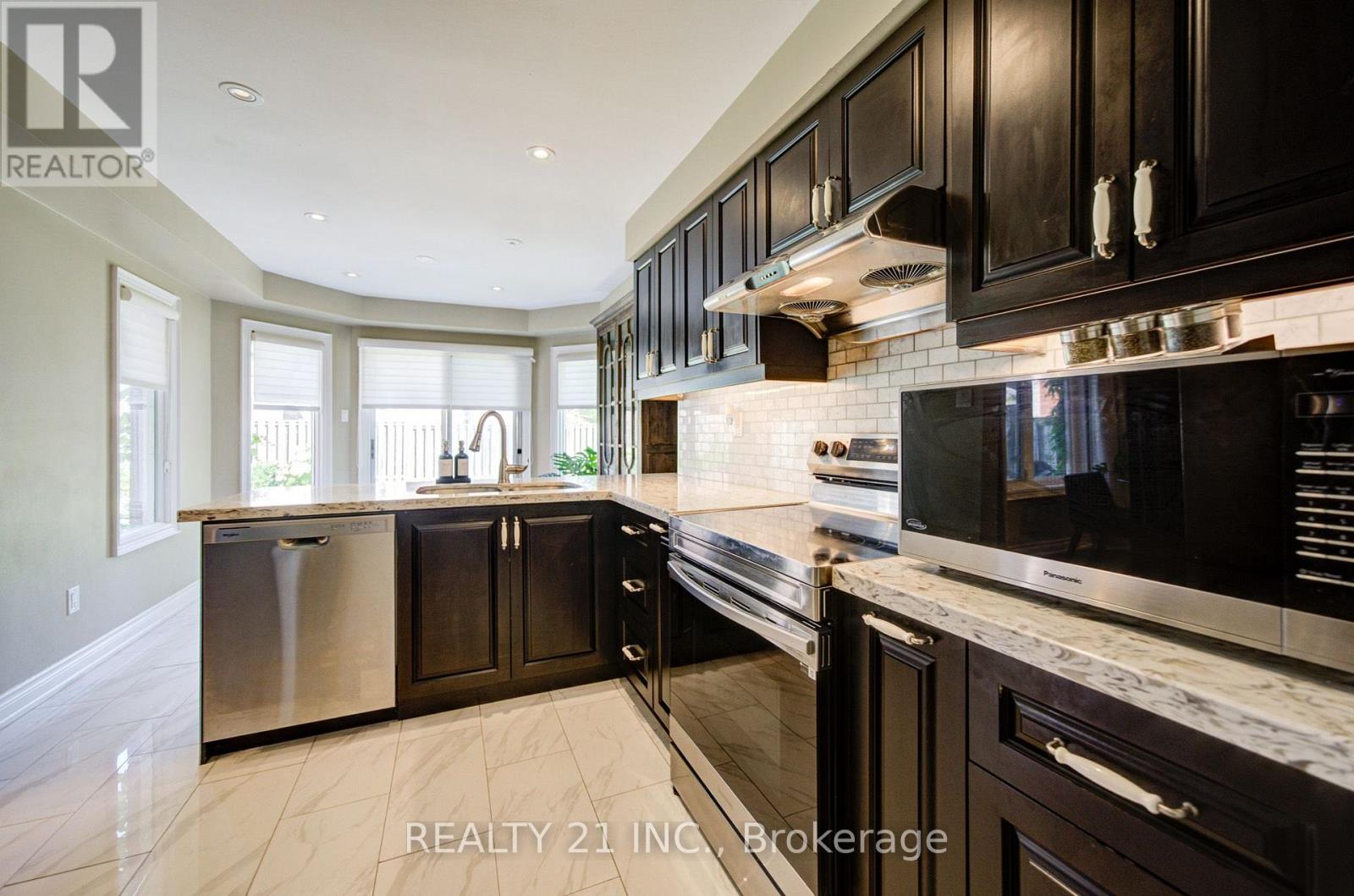 95 HEARNE CRESCENT - 16