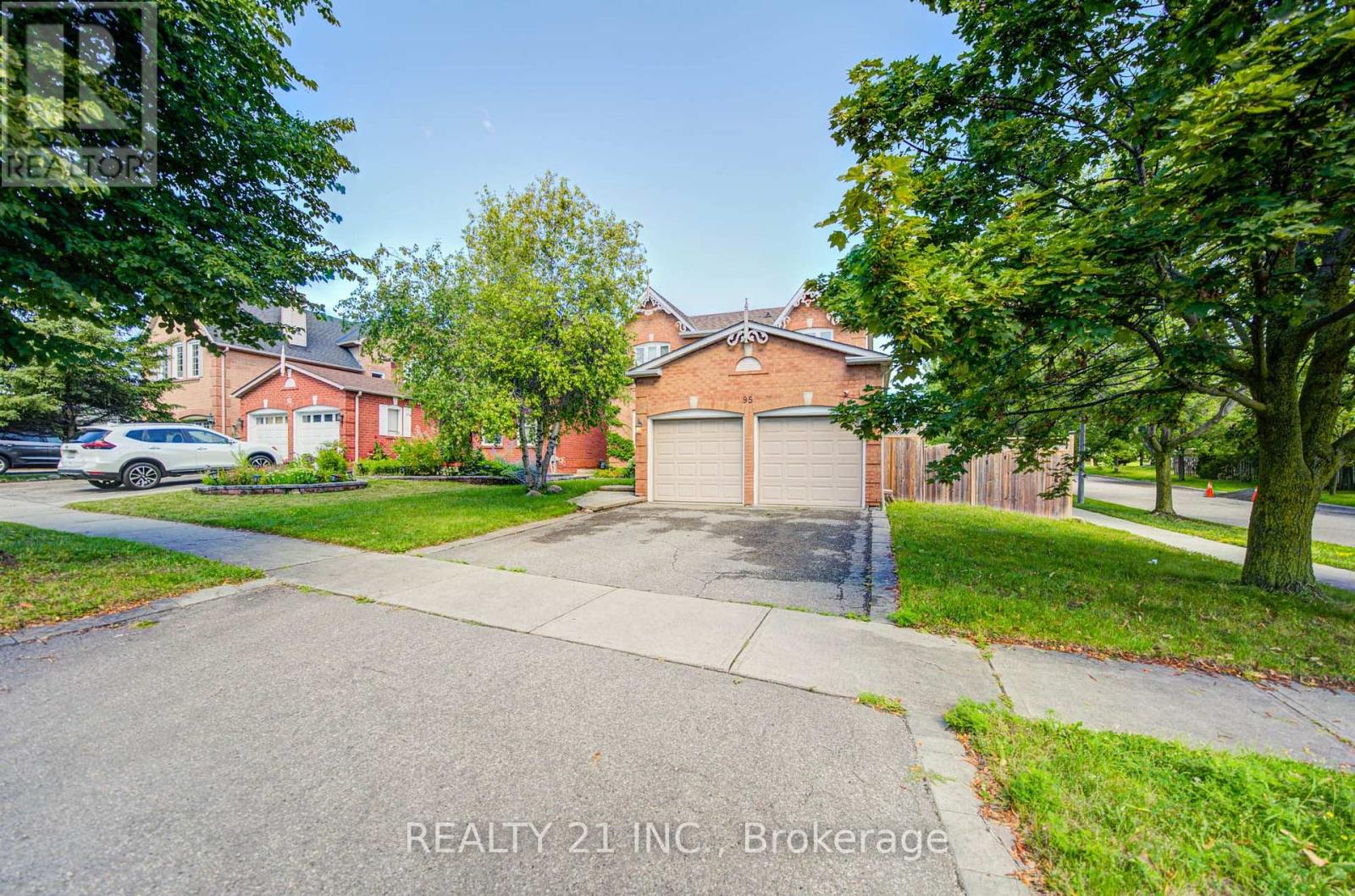 95 HEARNE CRESCENT - 2