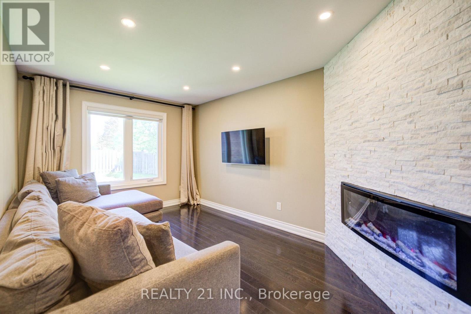 95 HEARNE CRESCENT - 23