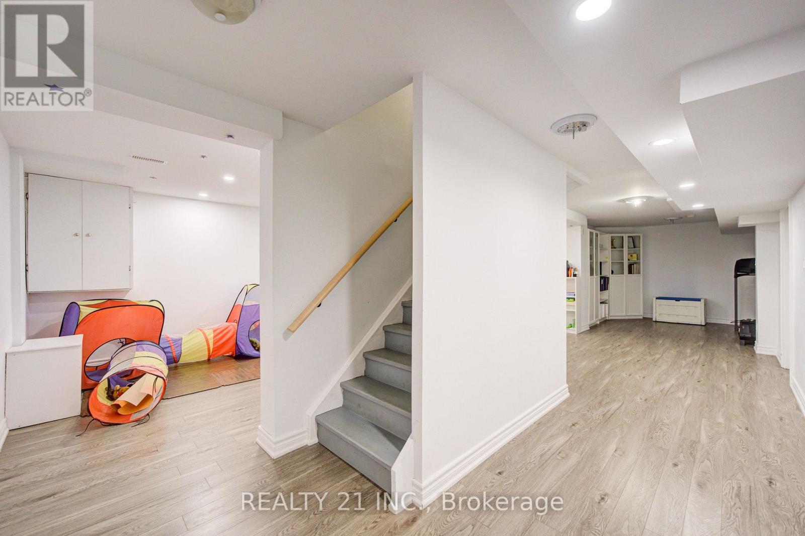 95 HEARNE CRESCENT - 42