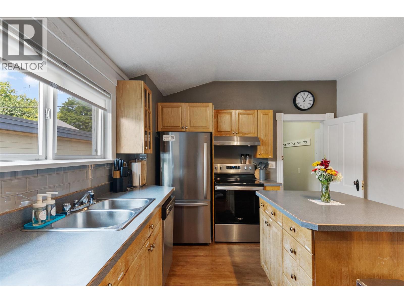 509 Mackenzie Avenue, Revelstoke