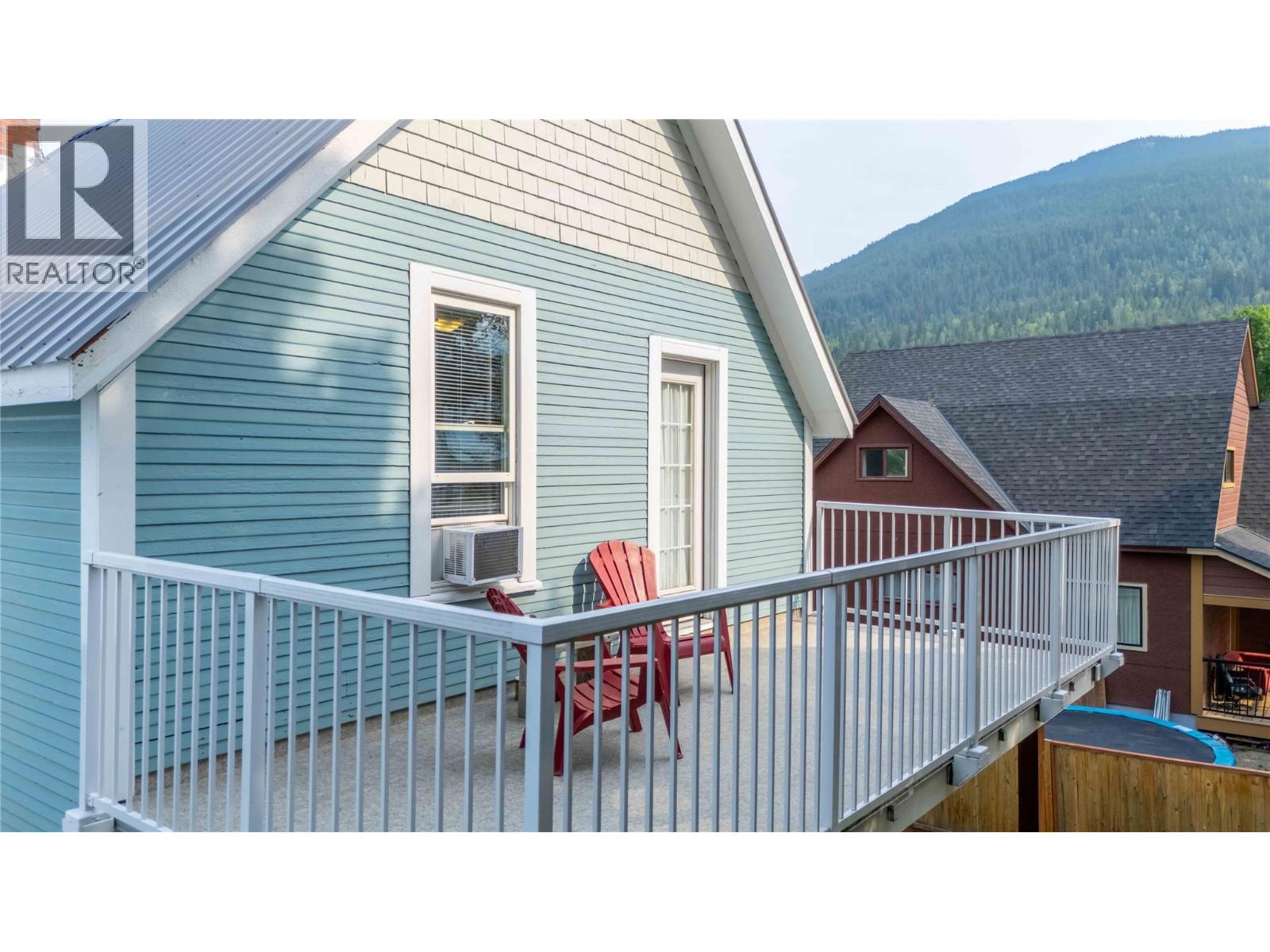 509 Mackenzie Avenue, Revelstoke
