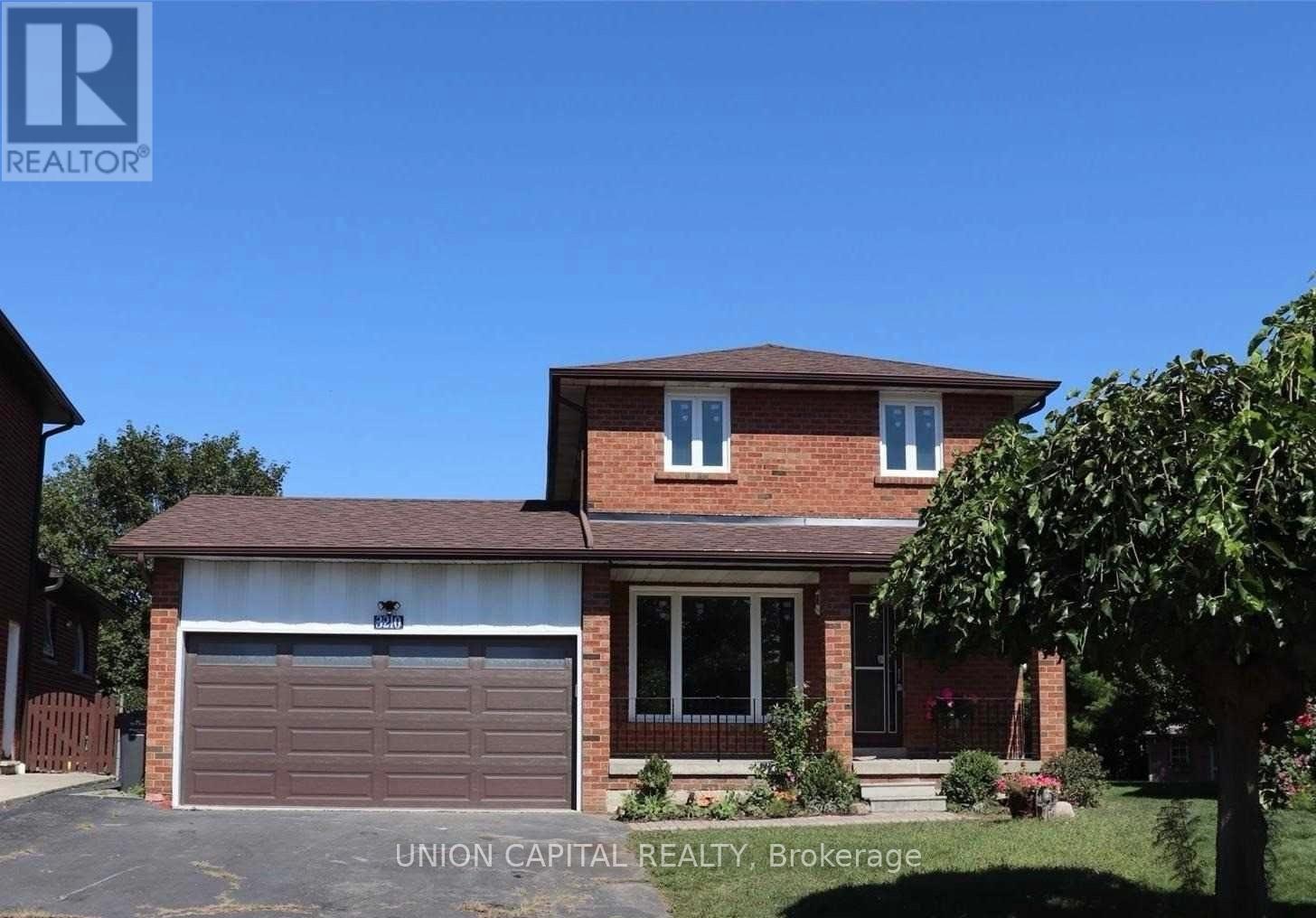 3210 FAIRFOX CRESCENT