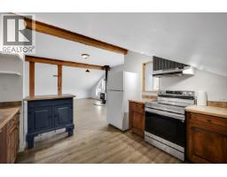 7395 Clover Road, Pemberton, BC V0N2L0 Photo 18
