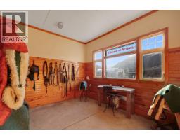 7395 Clover Road, Pemberton, BC V0N2L0 Photo 26