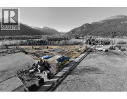 7395 Clover Road, Pemberton, BC V0N2L0 Photo 33