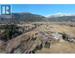 7395 Clover Road, Pemberton, BC V0N2L0 Photo 24