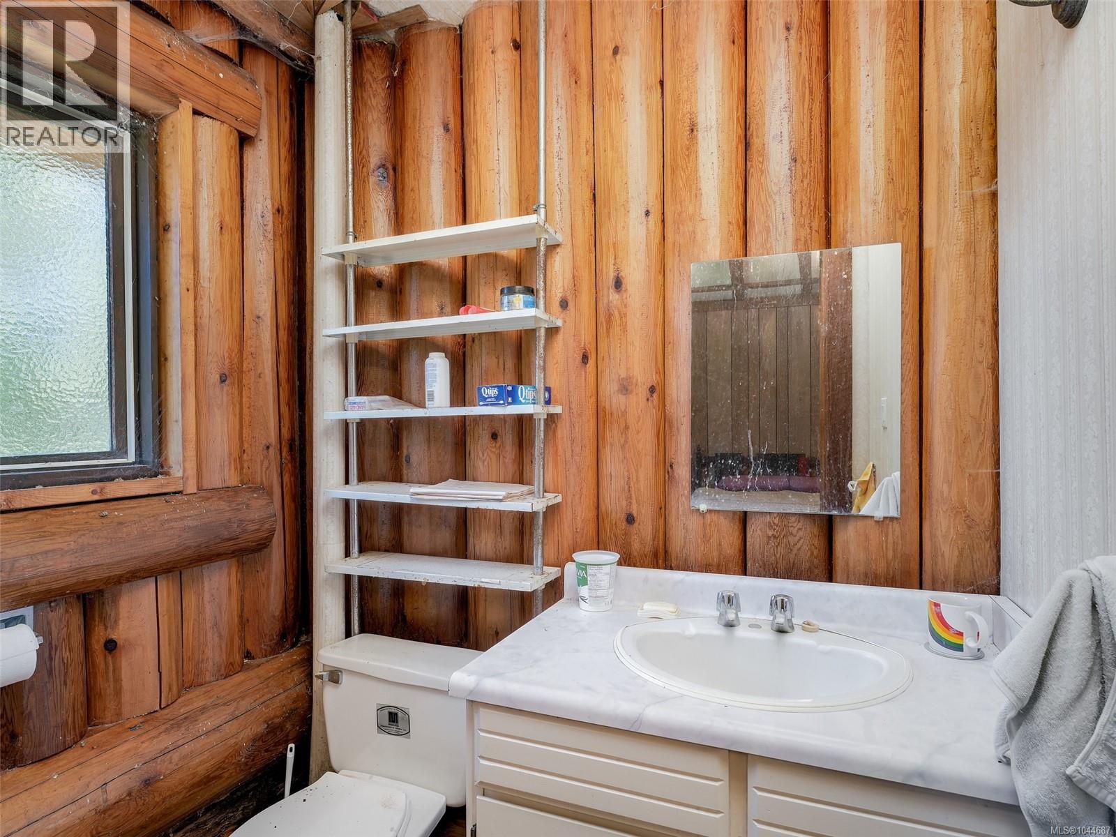 5036 Glinz Lake Rd, Sooke