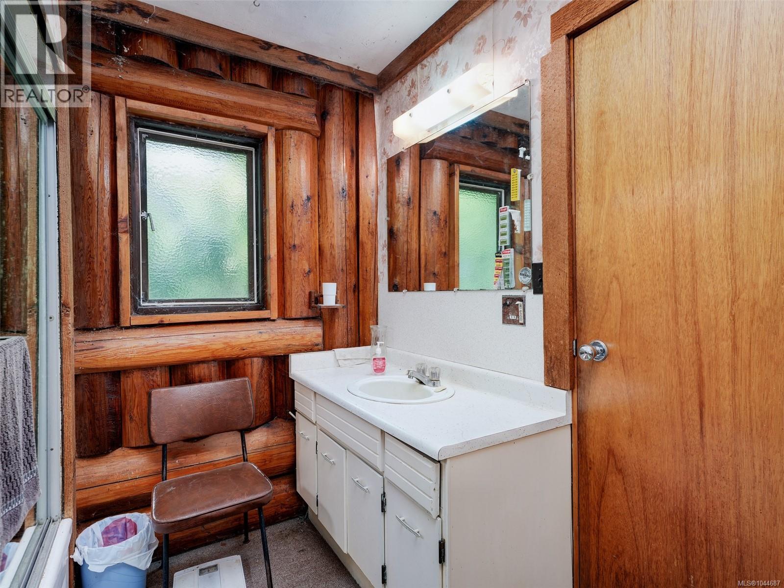 5036 Glinz Lake Rd, Sooke